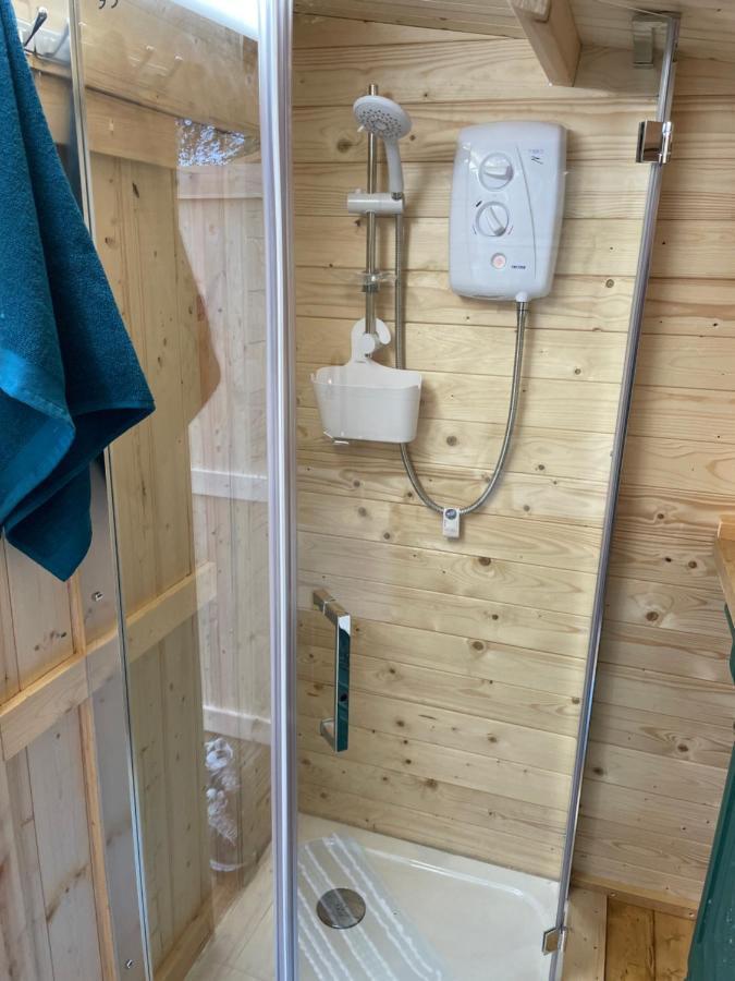 O Dan Y Coed Luxury Yurt With Hot Tub Otel Chwilog Dış mekan fotoğraf