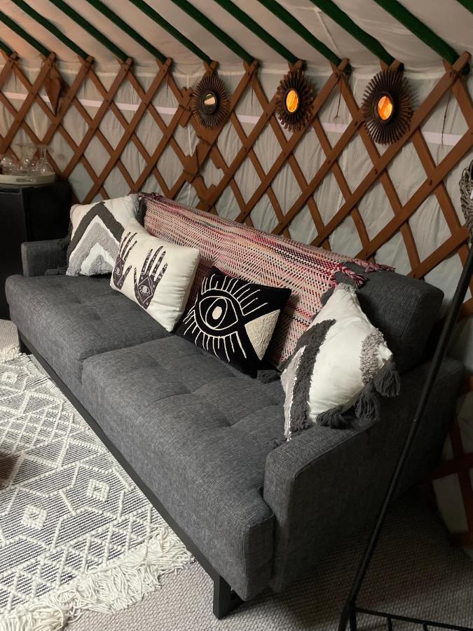 O Dan Y Coed Luxury Yurt With Hot Tub Otel Chwilog Dış mekan fotoğraf
